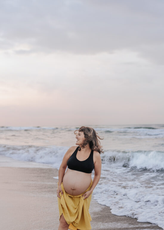 Fotógrafo embarazo barcelona :: sesión embarazo en la playa :: Fotógrafo Barcelona :: Barcelona photographer :: Best Barcelona photographer :: Fotos embarazo :: Fotos embarazada :: salida del sol :: sunrise :: Fotógrafo embarazo ;; Fotógrafo embarazada Barcelona::